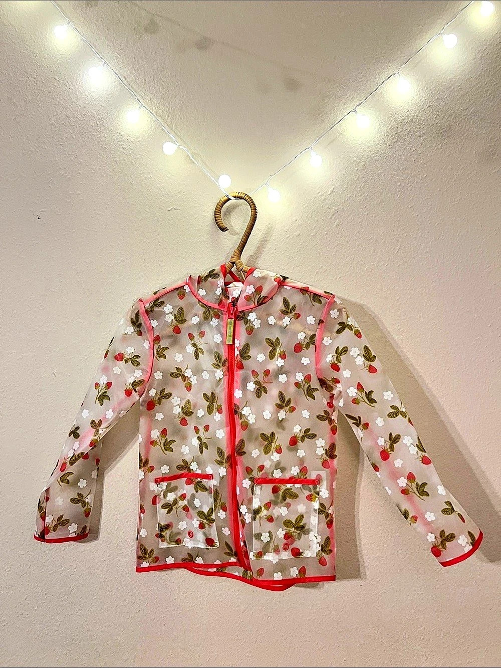 🍓 Cat & Jack Strawberry Floral Printed Clear Rain Jacket 🍓 XS 4/5T